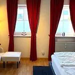 Dutti's - Wohlfuehl-studio, Kueche, Stellplatz, Self-check-in, Garten Apartment *
