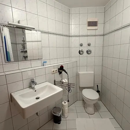 Duha Homes - Wohlfuehl-studio, Kueche, Stellplatz, Self-check-in, Garten Apartamento Ingolstadt