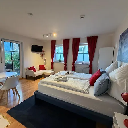 Duha Homes - Wohlfuehl-studio, Kueche, Stellplatz, Self-check-in, Garten