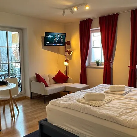 Dutti's - Wohlfuehl-studio, Kueche, Stellplatz, Self-check-in, Garten Lägenhet Ingolstadt